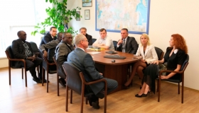 Встреча руководителей ОАО «ЛОЭСК» с делегацией из Кении. Санкт-Петербург.