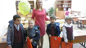 Энергетики ЛОЭСК поздравили школьников с Днём знаний
